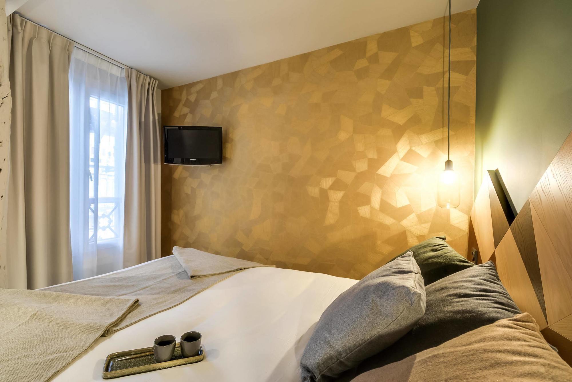 Wit Hotel Paris Bagian luar foto