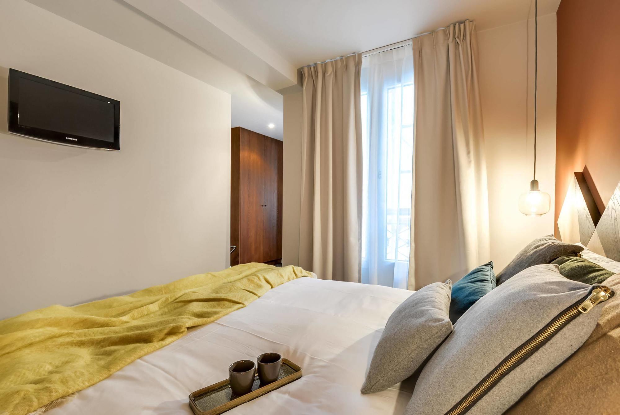 Wit Hotel Paris Bagian luar foto